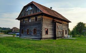 Wooden Barn Zabala